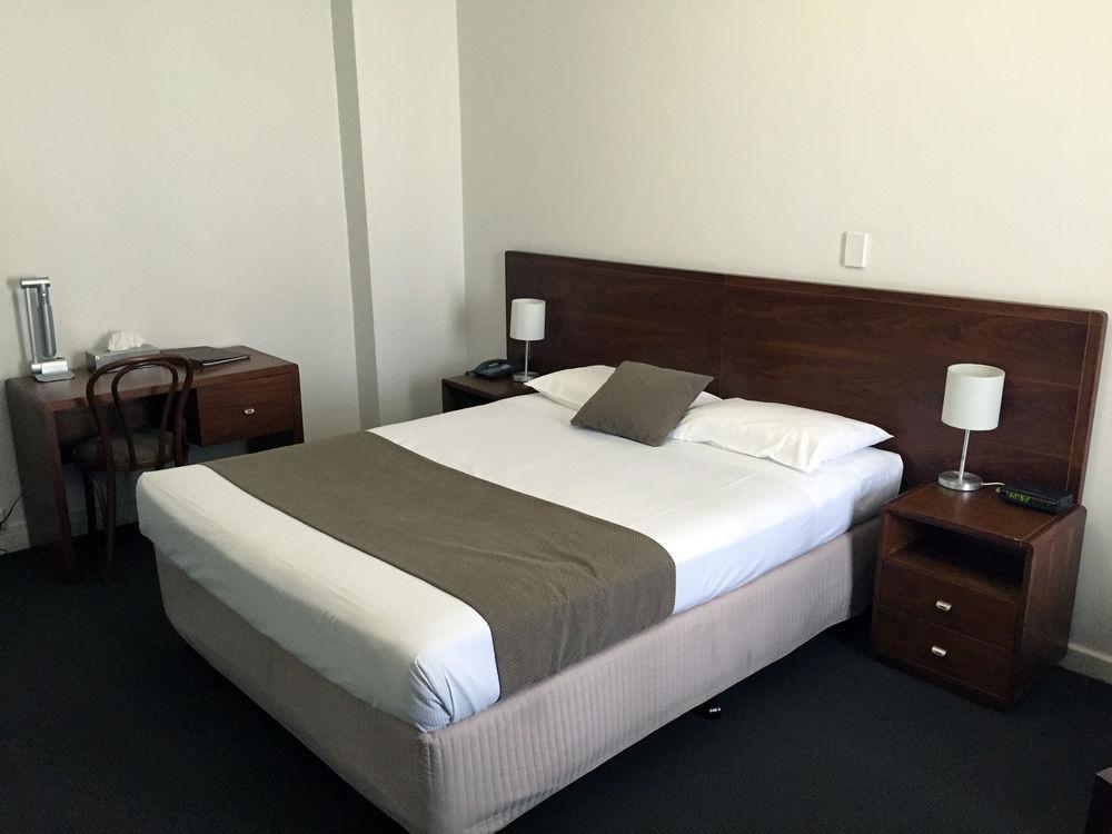 The Rose Hotel & Motel บันเบอรี ภายนอก รูปภาพ