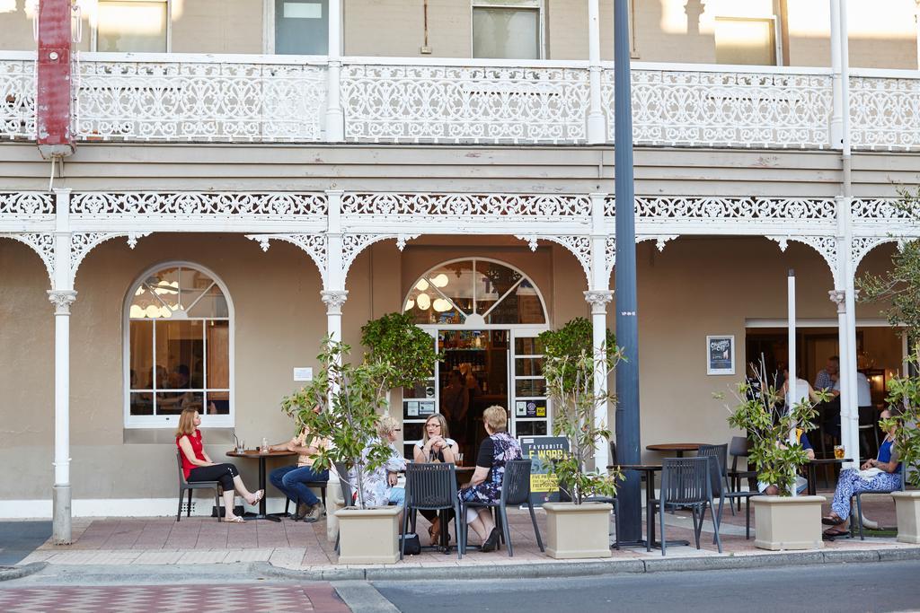 The Rose Hotel & Motel บันเบอรี ภายนอก รูปภาพ