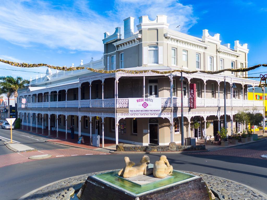 The Rose Hotel & Motel บันเบอรี ภายนอก รูปภาพ