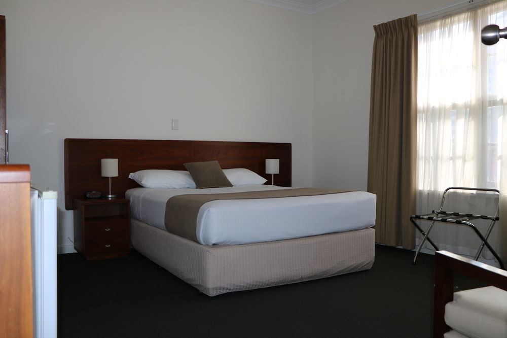 The Rose Hotel & Motel บันเบอรี ภายนอก รูปภาพ