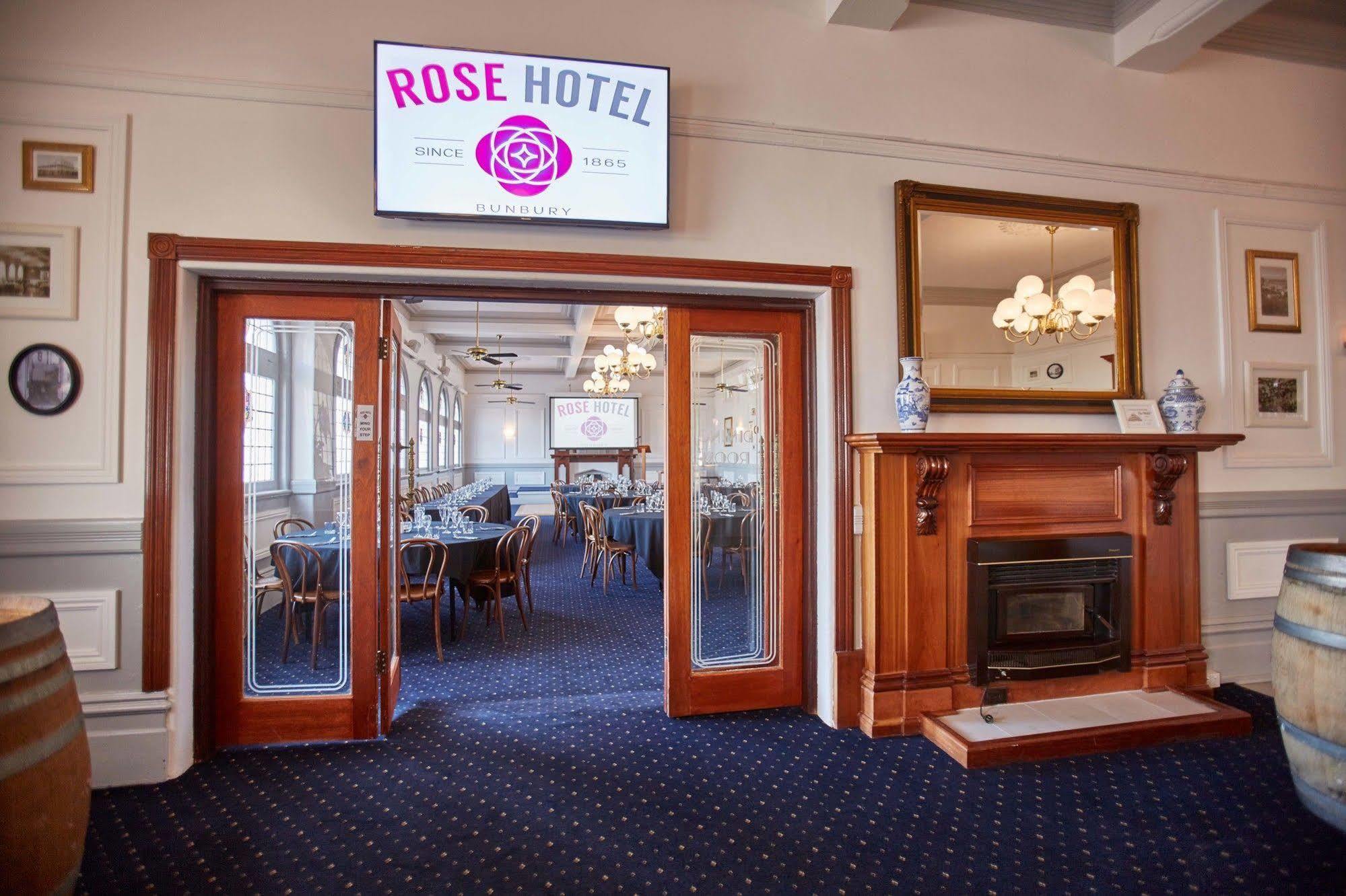 The Rose Hotel & Motel บันเบอรี ภายนอก รูปภาพ